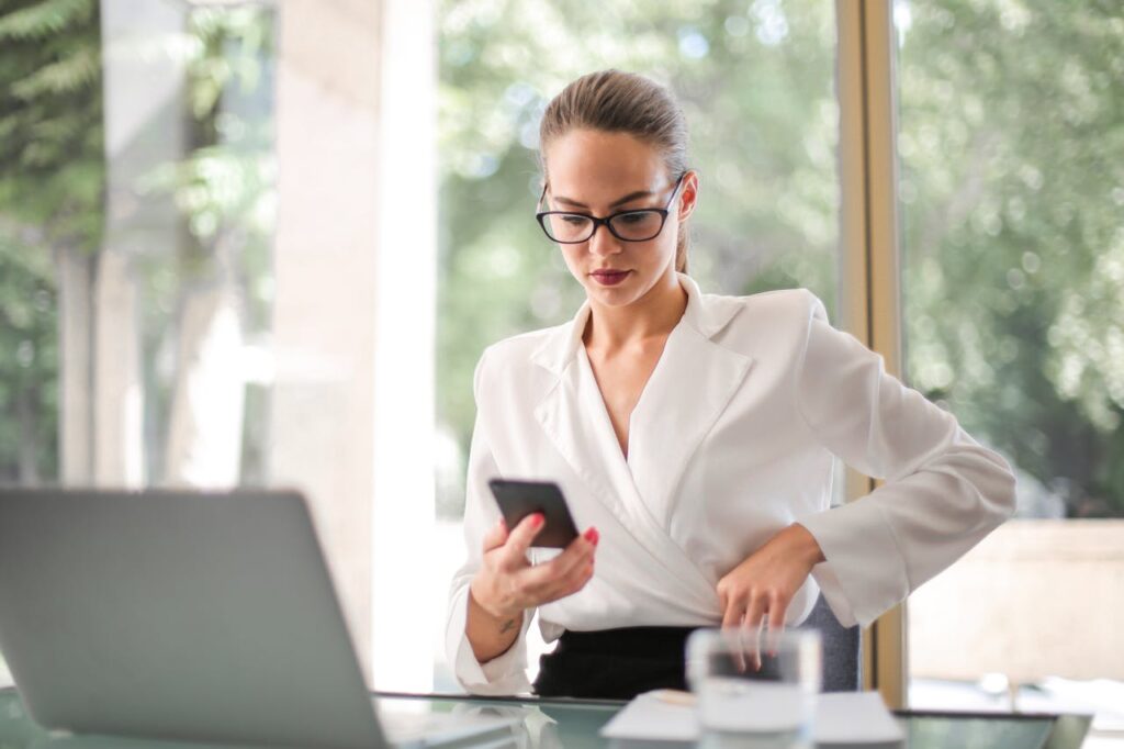 Top 9 Benefits of Mobile Wallets for Businesses in 2025 2 How To Create a Digital Business Card