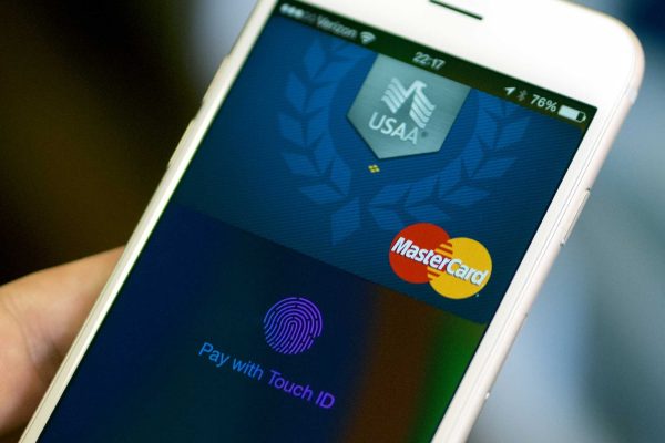 apple-pay-touch-id-iphone6-hero