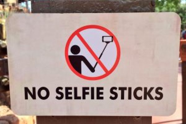 no_selfie_sticks