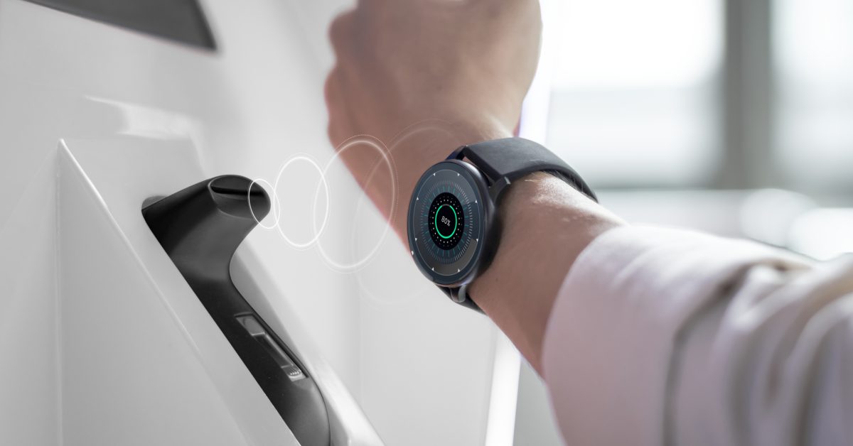 Smart watch contactless and cashless payment