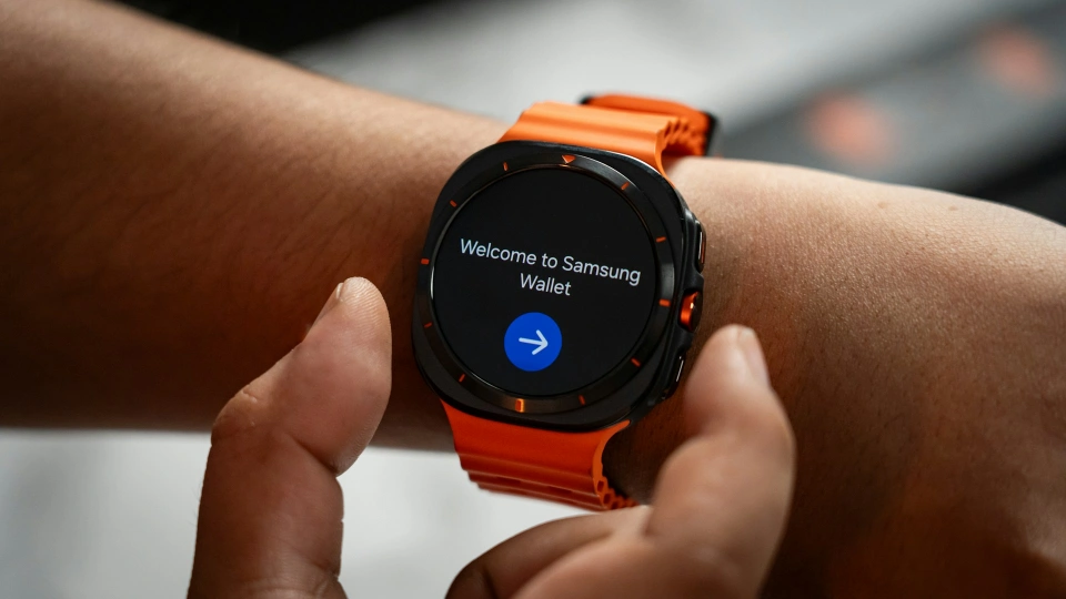 Samsung Wallet welcome screen on a smartwatch