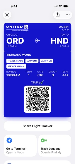 Apple Wallet boarding pass with flight tracking options